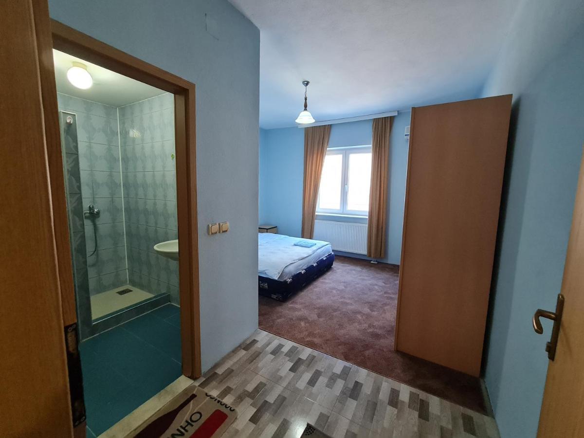 Holiday Ferizaj Eksteriør bilde