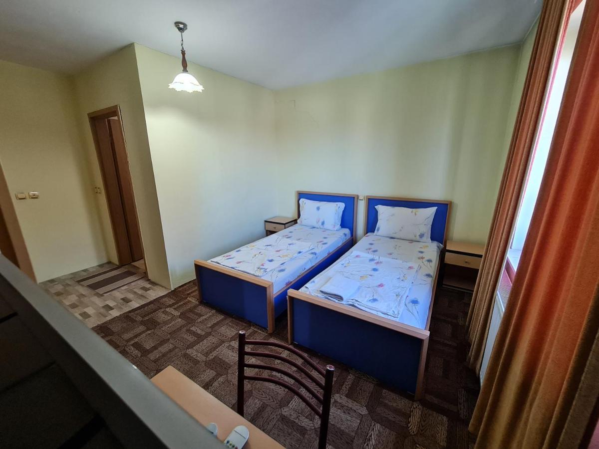 Holiday Ferizaj Eksteriør bilde