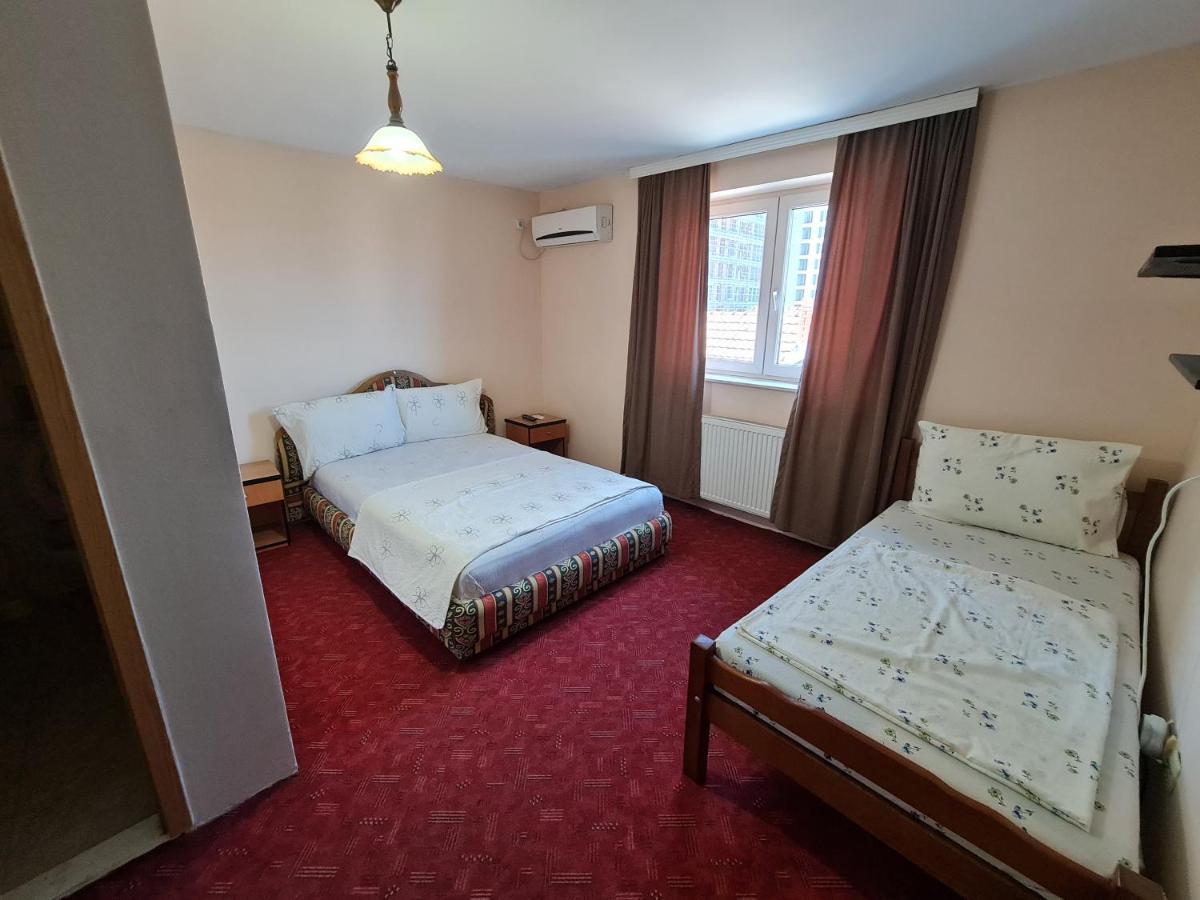 Holiday Ferizaj Eksteriør bilde