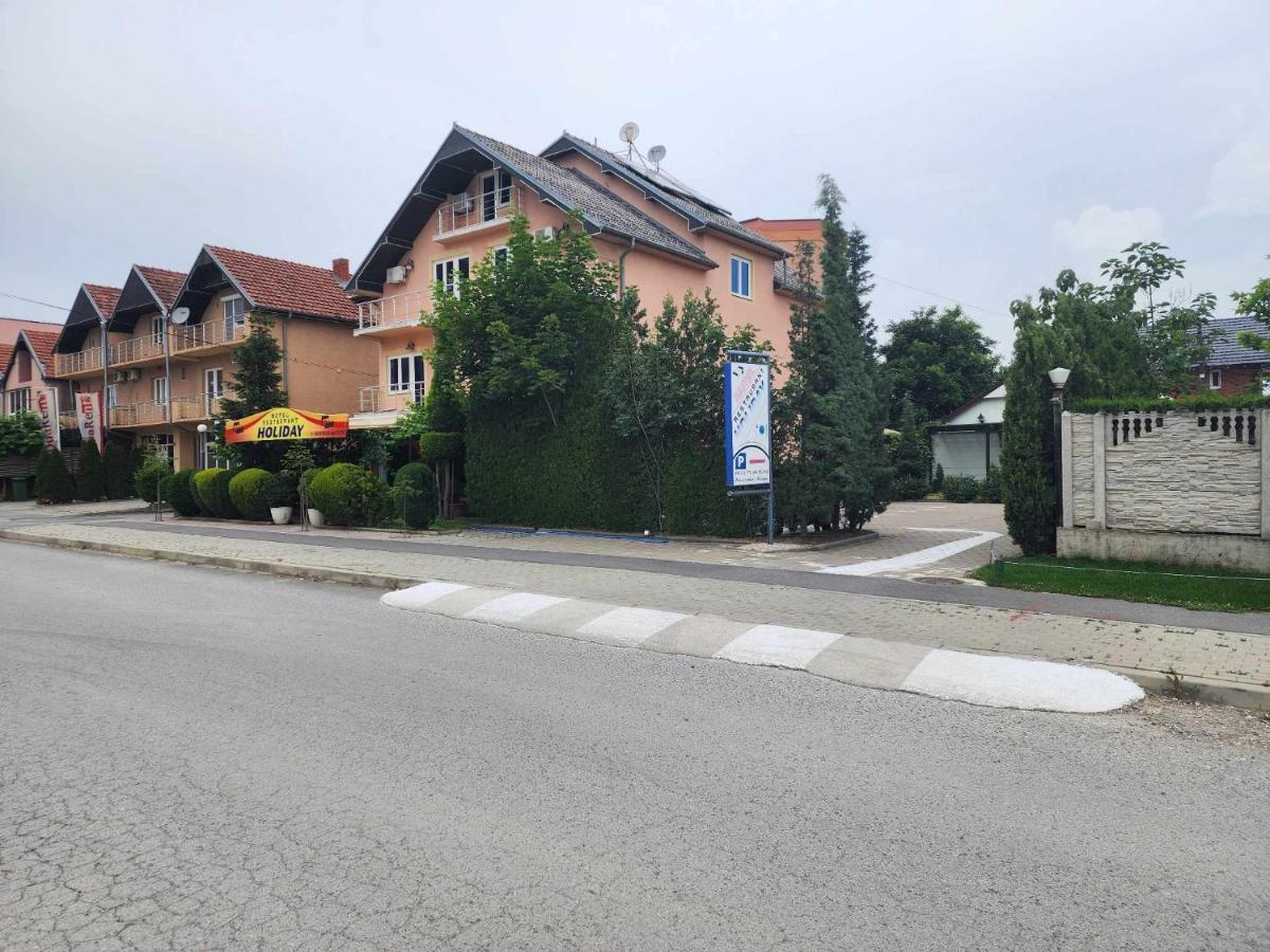 Holiday Ferizaj Eksteriør bilde